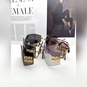 miumiu墨鏡miu54y 博主同款 上臉敲nice~包臉設計不挑臉型 複古潮