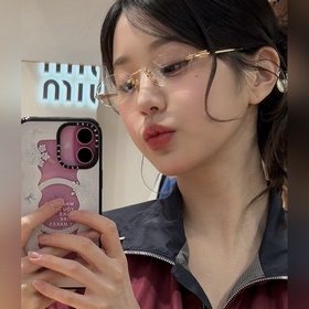 公主們！真的不買一隻miumiu家的無框眼鏡嗎！ ：miumiu A54S 張元