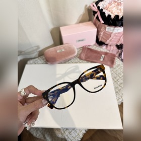 MIU MIU mod：vmu02v size：54口19-145