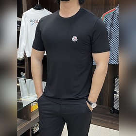 Moncler 蒙口 春季新款短袖 純棉圓領短袖T恤，植絨印花，純棉T恤、上身效