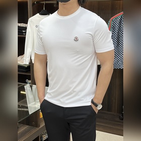 Moncler 蒙口 春季新款短袖 純棉圓領短袖T恤，植絨印花，純棉T恤、上身效