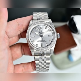 TW新品帝舵碧灣系列施華洛鑽石版本 - 表殼與表圈：41毫米精鋼表殼搭配磨光表