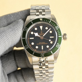 V2升級版帝舵 TUDOR 碧灣系列對于帝舵來說，無疑是一個龐大的産品線，在今