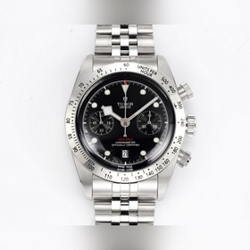3T新品 帝舵(TUDOR)Black Bay Chrono系列是一款融合潛水表