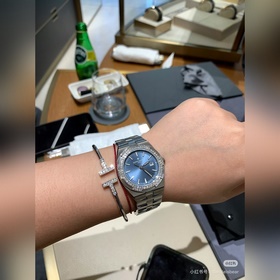 女款_VACHERON CONSTANTIN江詩丹頓縱橫四海系列：石英日本機芯，簡約大