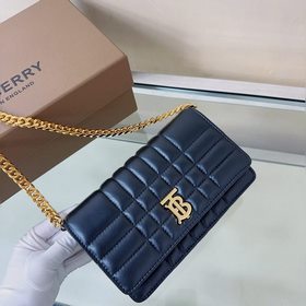 特級 B家最新小羊皮手拿包 斜跨包 設計靈感源自品牌标志性格紋，裝飾TB專屬标
