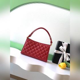頂級原單 Chanel 26X聖誕限定腋下包，羊皮 經典菱格紋，質感細膩柔軟，