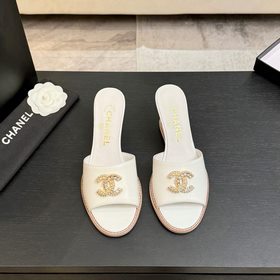 CHANEL25c爆款坡跟拖鞋！ 專櫃[正品級]版本！！ 專櫃爆款坡跟拖鞋，經典