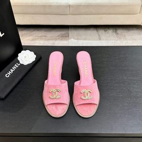 CHANEL25c爆款坡跟拖鞋！ 專櫃[正品級]版本！！ 專櫃爆款坡跟拖鞋，經典