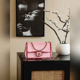 Chanel25k亮片 系列 尺寸：13*20*7cm 25k新出的亮片包包它來