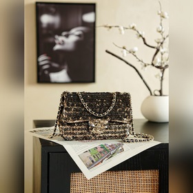 Chanel 26c 山茶花 亮片 尺寸13*20*7cm  金色 26c限