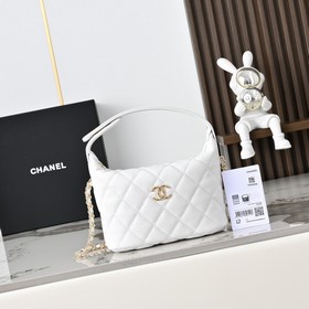 chanel 新款飯盒包	美到炸	#	美到錢包哭泣 26C新款飯盒的logo比之