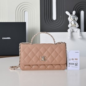 chanel 水鑽珍珠手柄 風琴包 真的好看 一看到就愛上了手柄設計的太精緻了