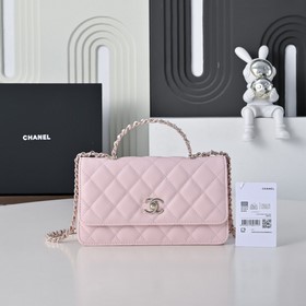 chanel 水鑽珍珠手柄 風琴包 真的好看 一看到就愛上了手柄設計的太精緻了