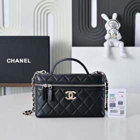chanel 羊皮鴛鴦扣25C LP手柄化妝包盒子包 非常經典耐看的造型[愉快]