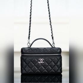 頂級進口原廠皮 所見即所得 Chanel 25B 星星鑽扣LP盒子包 黑銀