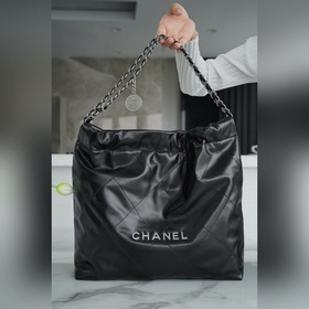 頂級進口原廠皮 所見即所得 CHANEL 22P春夏新款 22手袋 黑色銀扣