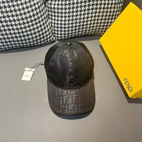 配盒子布袋，Fendi(芬迪)經典原單棒球帽， 雙F提花，專櫃常年熱賣款，口碑極