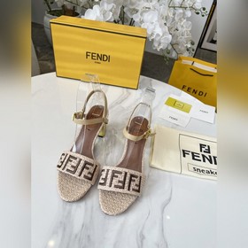 Fendi涼鞋 尺碼：35-40(41、42、43定做) 真皮底 6CM