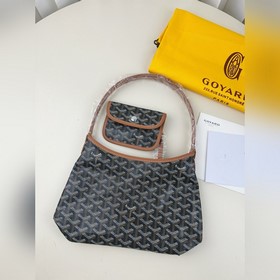 Goyard mini hobo真的太懂女生了！ 小巧的包身+簡約的設計 狗牙本