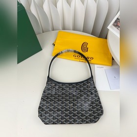 Goyard mini hobo真的太懂女生了！ 小巧的包身+簡約的設計 狗牙本