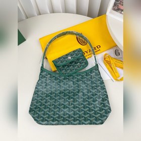 Goyard mini hobo真的太懂女生了！ 小巧的包身+簡約的設計 狗牙本