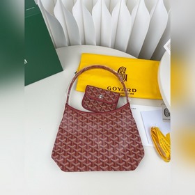 Goyard mini hobo真的太懂女生了！ 小巧的包身+簡約的設計 狗牙本
