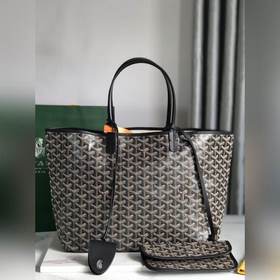 正品級 Goyard(戈雅)經多次研究與改良，不斷提升面料與皮質，全方位獨家定制