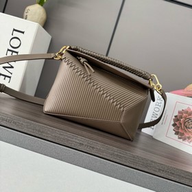 Loewe 新版本 小號柔軟牛皮革Puzzle Edge手袋 Loewe 推