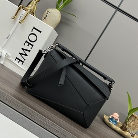 Loewe 新版本 小號粒面 牛皮革Puzzle Edge手袋(今天整個都是荔