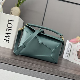Loewe 新版本 小號柔軟牛皮革Puzzle Edge手袋 Loewe 推