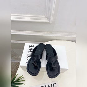 LOEWE 羅意威 26ss 2026春夏新品 Toggle 平底扣環夾腳拖鞋