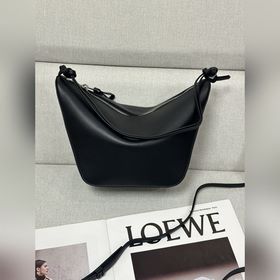 原廠皮  Loewe 經典牛皮革Hammock hobo手袋 将經典手袋能輕
