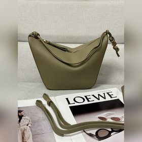 原廠皮  Loewe  黏土綠色 經典牛皮革Hammock hobo手袋