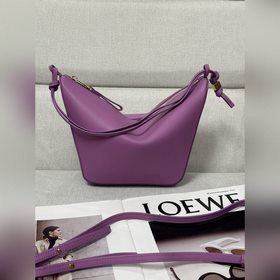 原廠皮  Loewe  玫紅色 經典牛皮革Hammock hobo手袋 将