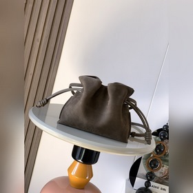 新款福袋 小號粒面牛巴革 Flamenco 手拿包 Flamenco 手拿包以柔