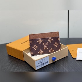 [台灣版]M27756啡色 卡包名片夾 卡套 Card Holder 卡夾 M2
