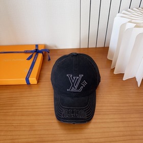 路易威登棒球帽LouisVuitton 新款LV棒球帽，重工打造 完美刺繡，高端