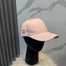 路易威登棒球帽LouisVuitton 新款LV棒球帽，重工打造 完美刺繡，高端