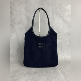 5BG231燈芯絨藍 Miu家新款伊勢丹限定托特包，官網主推，今年絕對爆 款式，