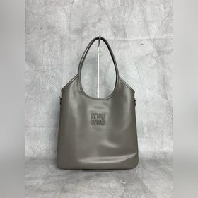5BG231(水泥灰色) M家 新款hobo 托特腋下包！ MiuMiu秋冬系