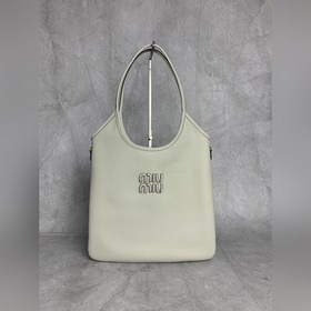 5BG231(白色) M家 新款hobo 托特腋下包！ MiuMiu秋冬系列限