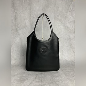 5BG231(黑色) M家 新款hobo 托特腋下包！ MiuMiu秋冬系列限