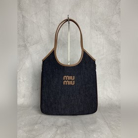 5BG231牛仔 新款hobo 托特腋下包！ MiuMiu秋冬系列限定款，這款