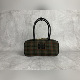 5BB147(格子綠) Miu新品千鳥格保齡球，采用全新羊毛面料搭配高級平紋小牛
