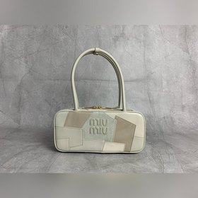 5BB147 特級原廠皮 拼接 M家新品拼接保齡球，重手工制作，采用多種皮質拼接
