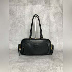 5BB175(黑色) Miu新品特色款式中古機車包，超重工制做，采用柔軟水洗Na