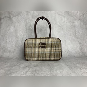 5BB117(格子棕) MiuMiu新品千鳥格公文包，時尚與經典的完全融合，下一