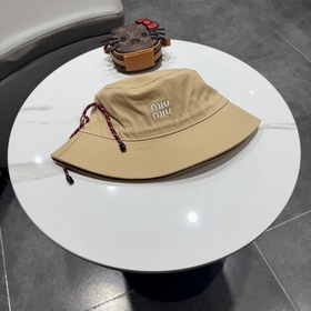 miumiu缪缪新款官網漁夫帽，頭圍57cm