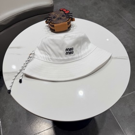 miumiu缪缪新款官網漁夫帽，頭圍57cm